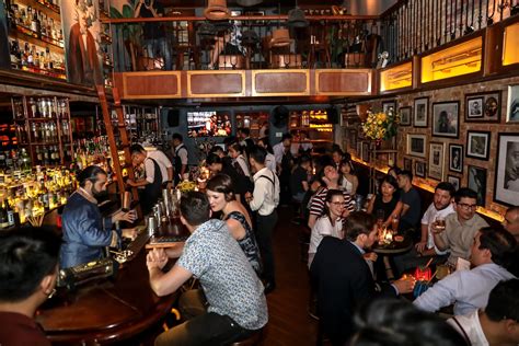Gi pub - Pub và Bar đều là những địa điểm kinh đồ uống và là địa điểm tụ tập của giới tre hiện nay. Tuy nhiên, thì Pub và Bar lại có những sự khác nhau mà nhiều người khó thể nhận ra. Nhắc đến Bar thì sự sang chảnh khó có thể tránh được rồi. Ở Bar thường rất sôi ...